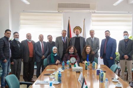 جامعة القدس و"إنجاز فلسطين" توقعان مذكرة تفاهم مشترك دعمًا للريادة والإبداع الطلابي